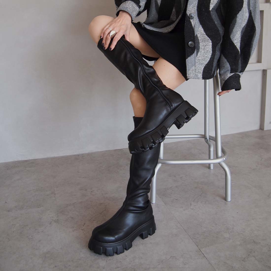 厚底トラックソールストレッチロングブーツ V4180AW