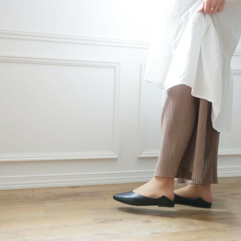 【美品】 MONET レザー スクエアトゥ Vカット ブラック 24cm 美品】 MONET レザー スクエアトゥ Vカット ブラック 24cm