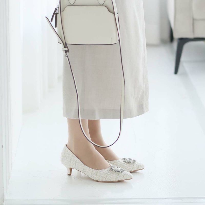 美品 OHGA ビジュースクエアバックル ドット柄 ポインテッドトゥ パンプス 美品 OHGA ビジュースクエアバックル ドット柄 ポインテッドトゥ