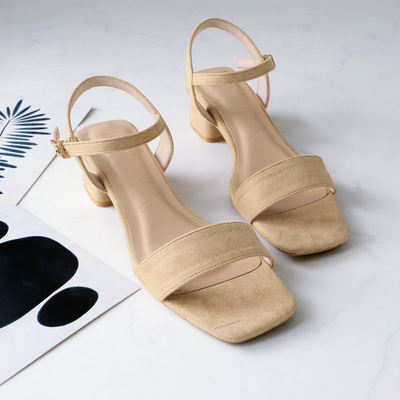 【Steve Madden】サンダル アンクルストラップ スクエアトゥ Steve Madden】サンダル アンクルストラップ スクエアトゥ