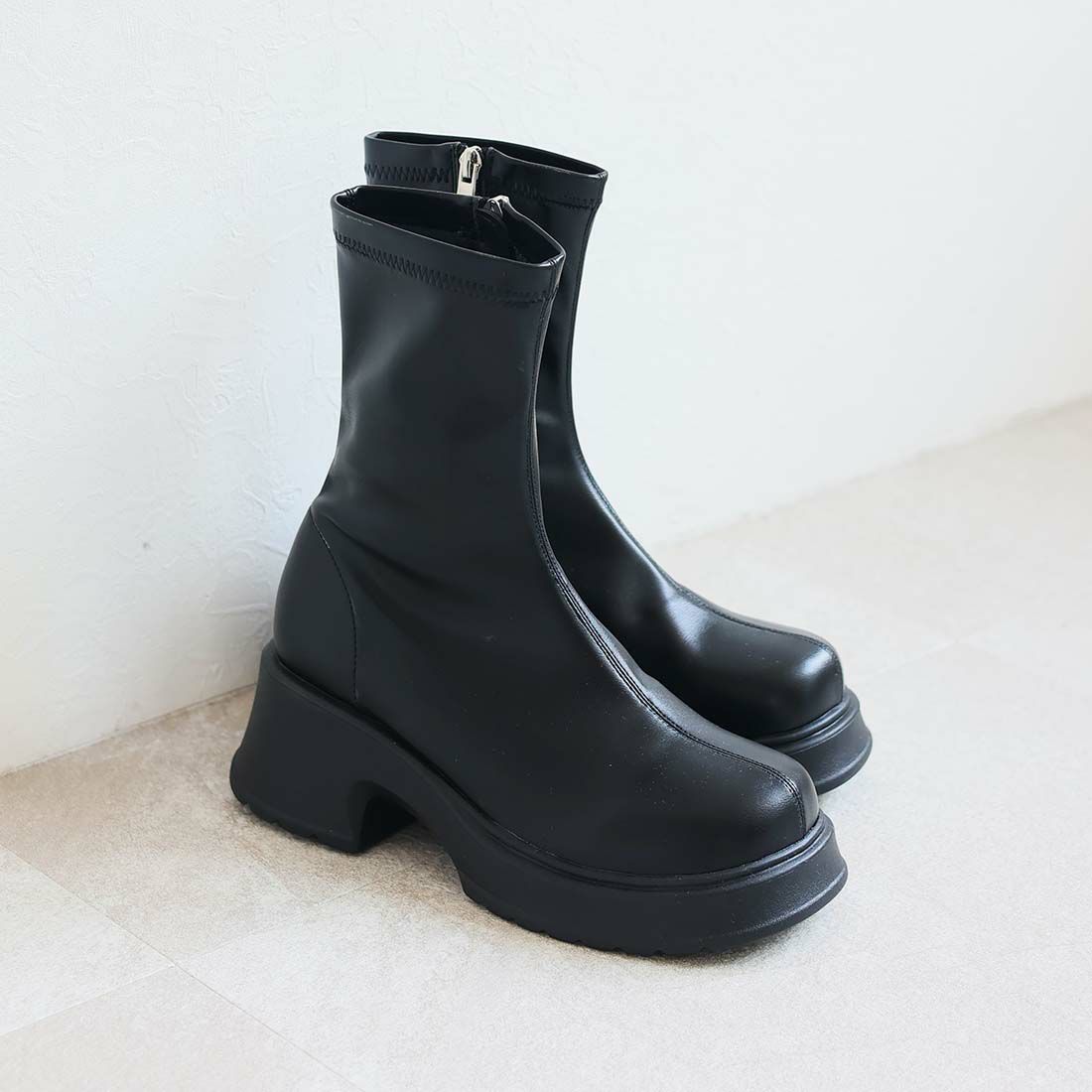 公式ストア/ZOZO限定】ボリュームトゥ厚底ストレッチミドルブーツ ｜靴 