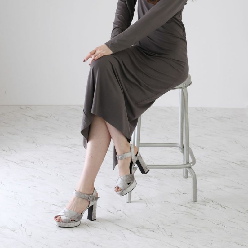 Steve Madden 厚底プラットフォーム バンドストラップ サンダル STEVE MADDEN サンダル 厚底パフィーストラップサンダル/STEVE